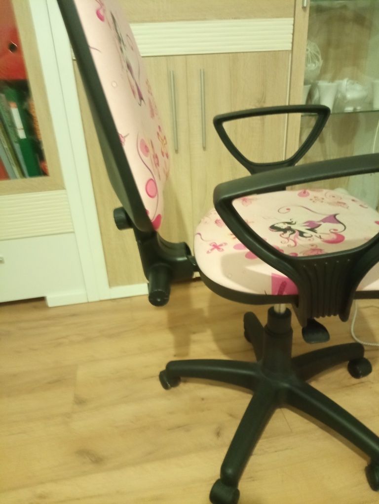 Fotel biurowy dla diewczynki