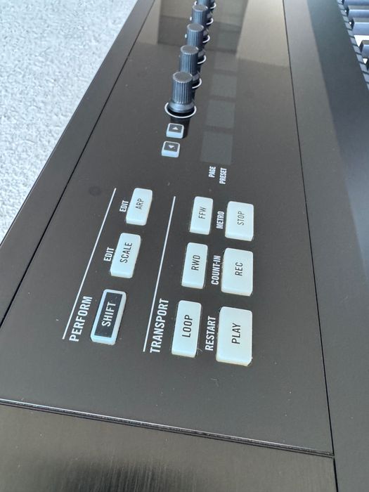 Teclado Native Instruments Komplete Kontrol S88 MK1 – Excelente Estado