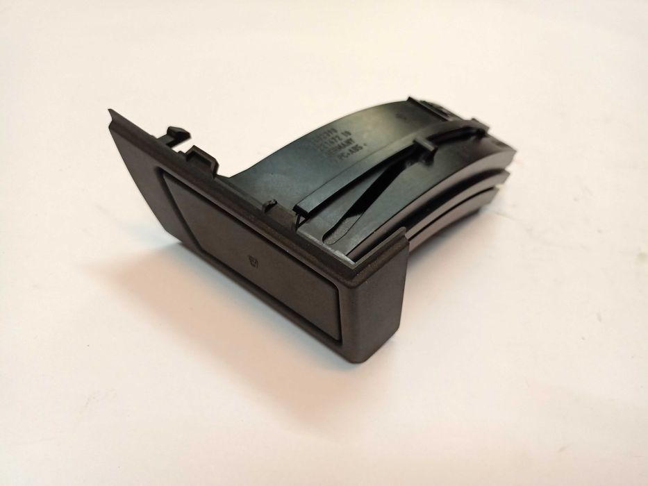 BMW E83 X3 Cup Holder Uchwyt na kubki pasażera Prawy Europa