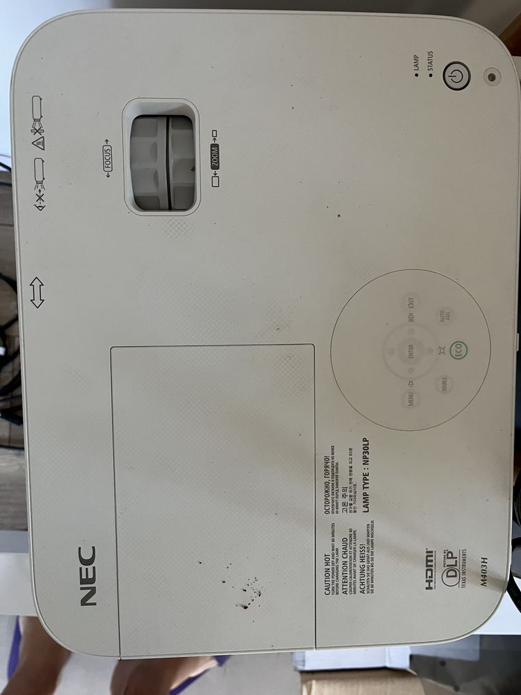 Projektor NEC M403H