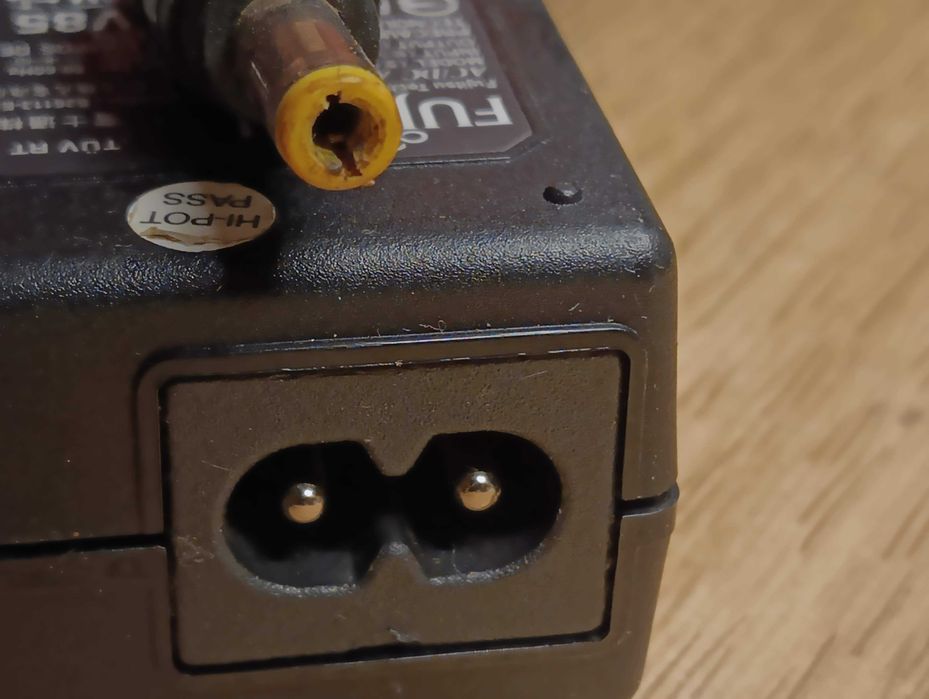 Зарядне блок живлення до ноутбука FUJITSU 20V 3.25A 65W (5.5×2.5mm)