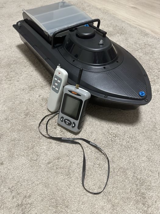 Кораблик для рибалки з ехолотом