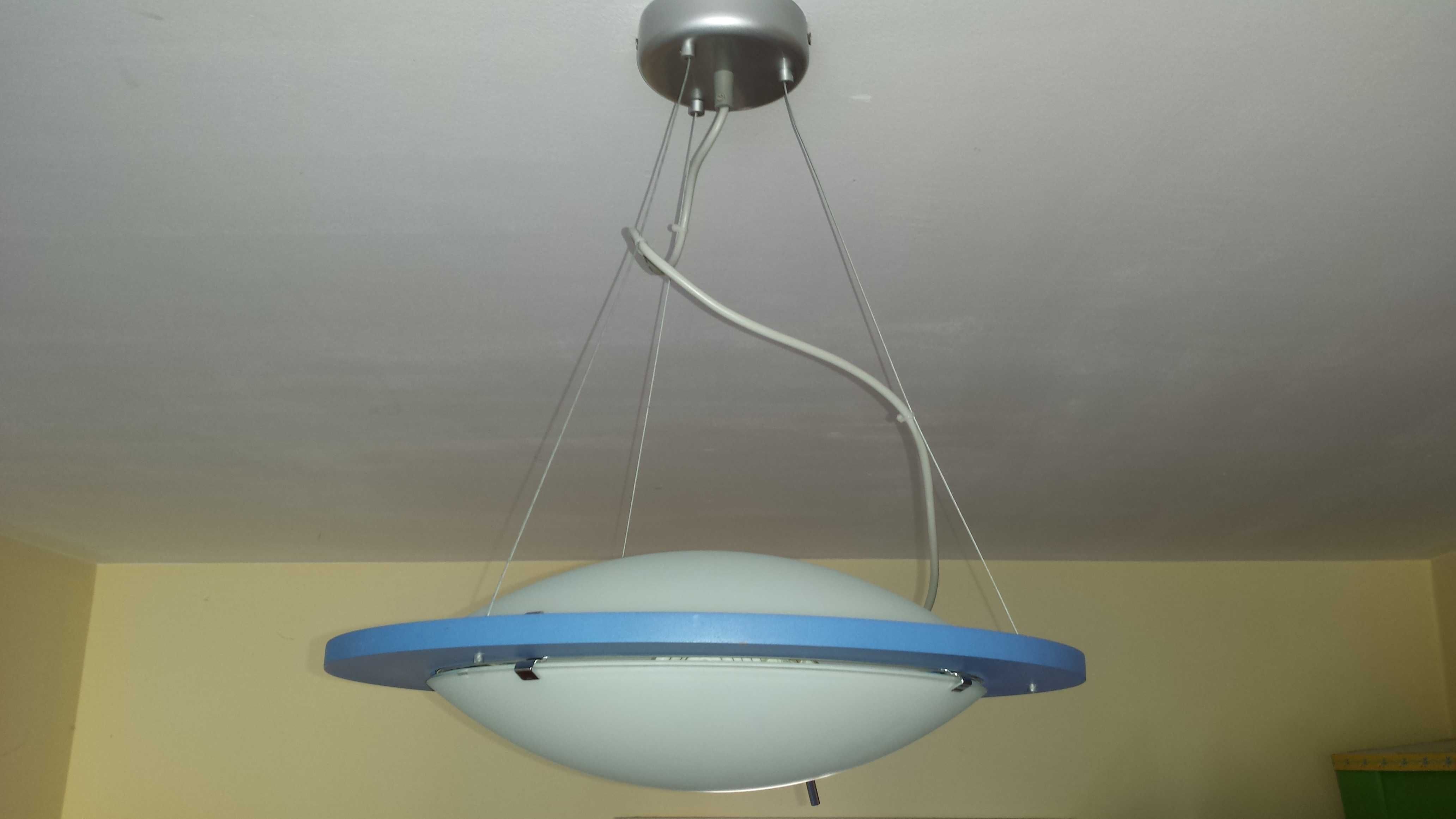 Lampa wisząca sufitowa.