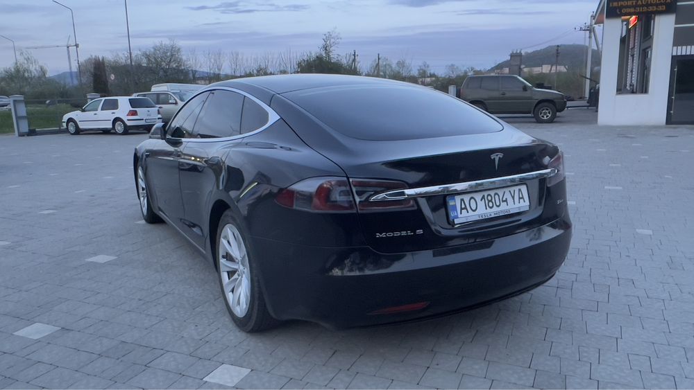 Tesla S 2018 Європа 75D 4*4