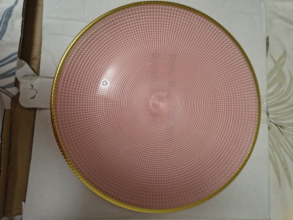 Тарілка 32см в діаметрі.