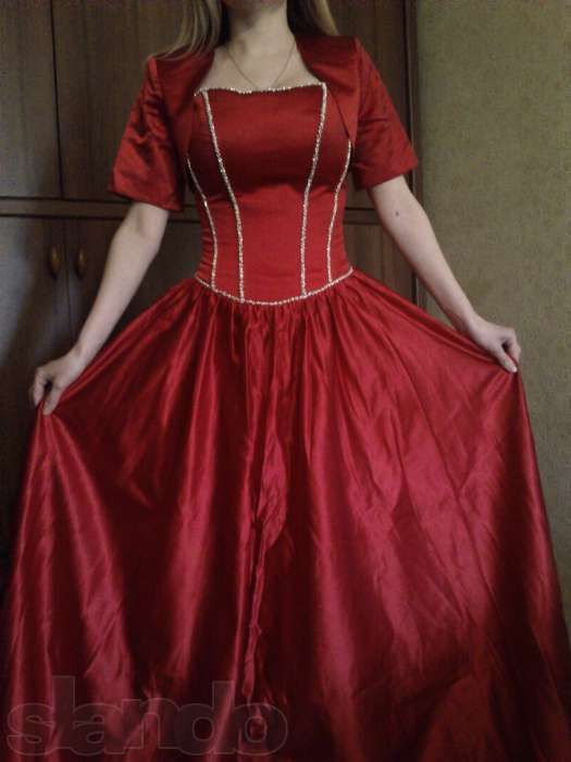 женское платье 44-го размера