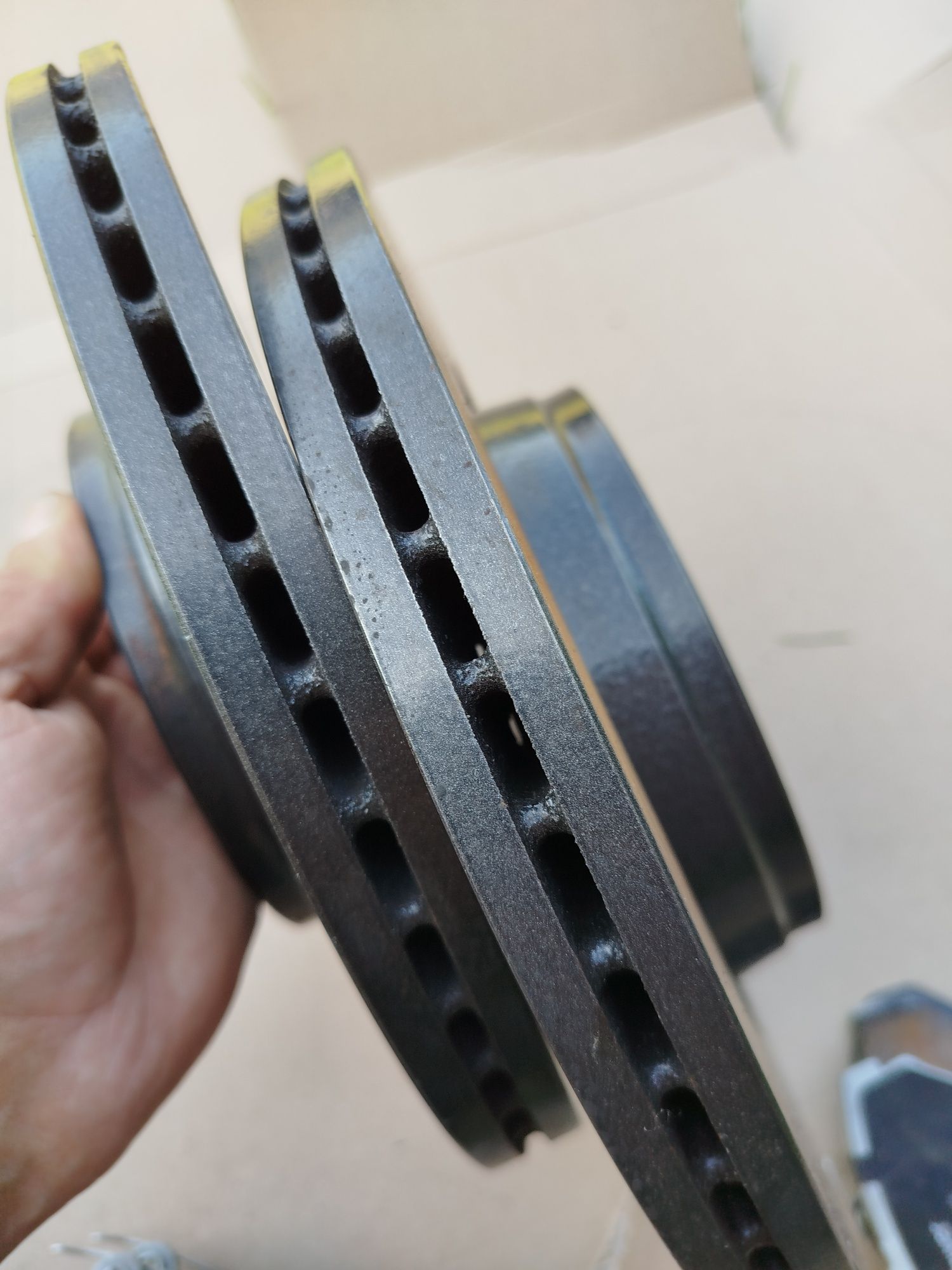 Tarcze klocki przód brembo ,VW passat B5 1.6,prawie nowe