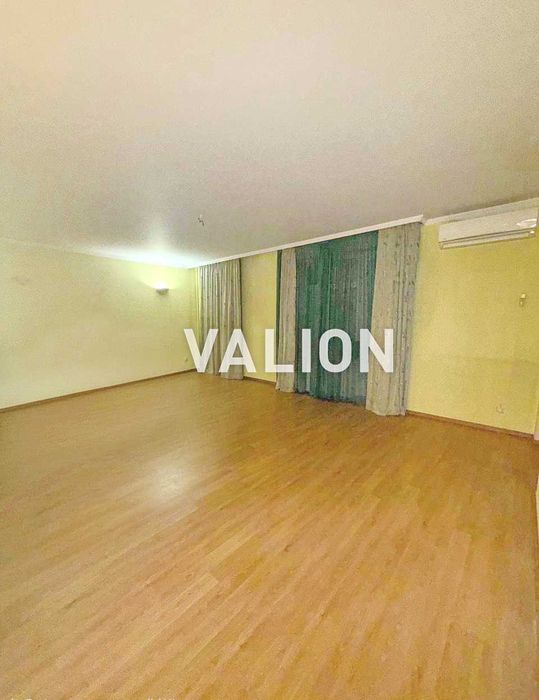 Продаж 3 кімн. кв. вул. Золотоустівська, 10-12, площа Галицька, Центр