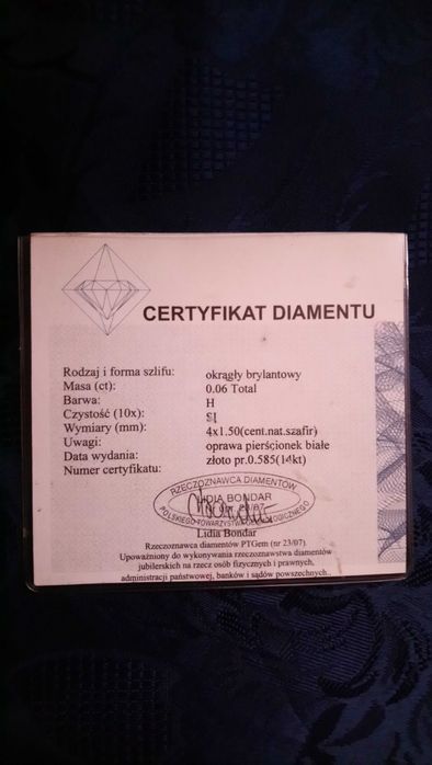 Pierścionek zaręczynowy