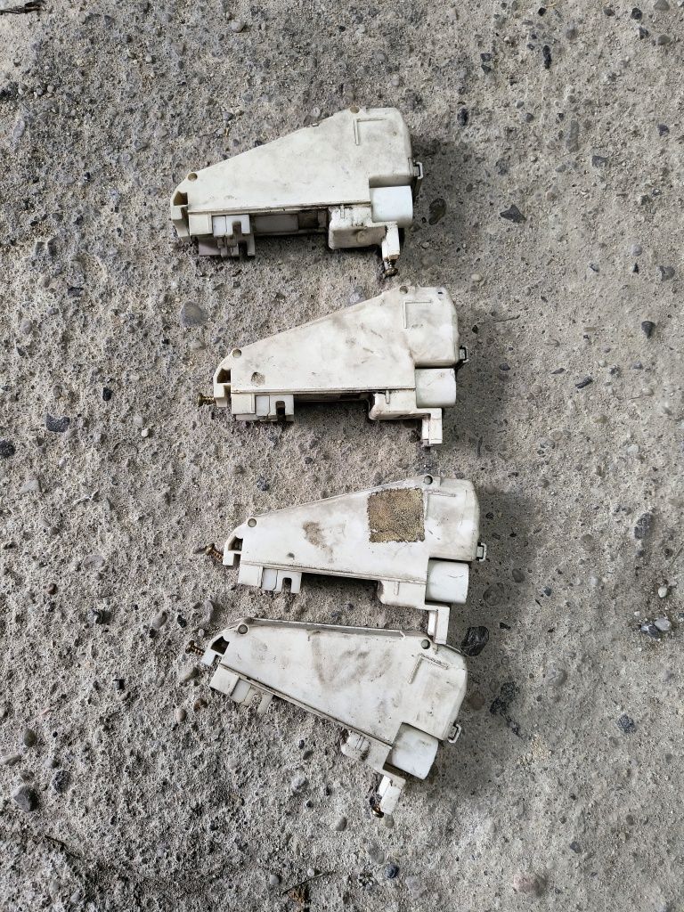 Zamek siłownik drzwi ford 93bg220a20dd