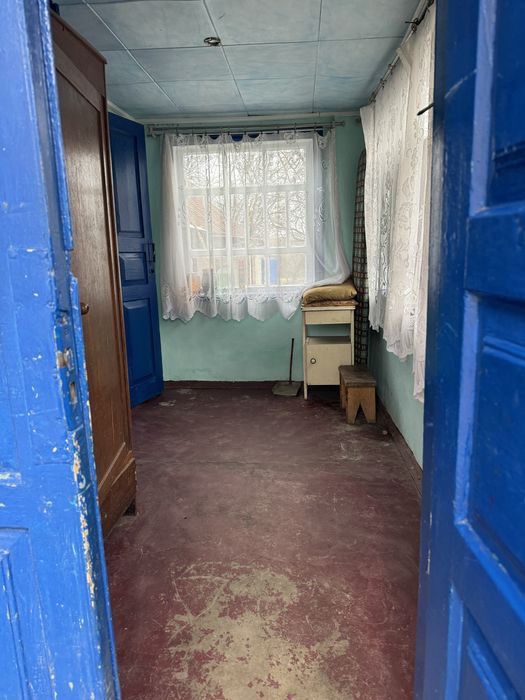 Продам будинок в центрі села Стави