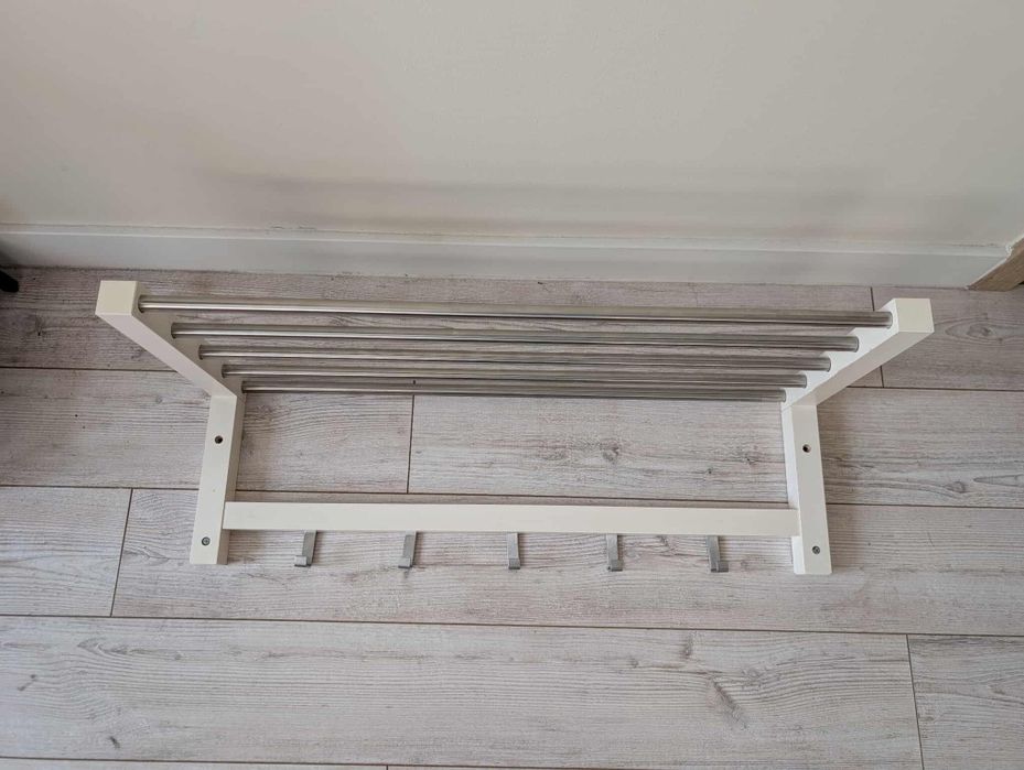 Wieszak na kurtki i kapelusze