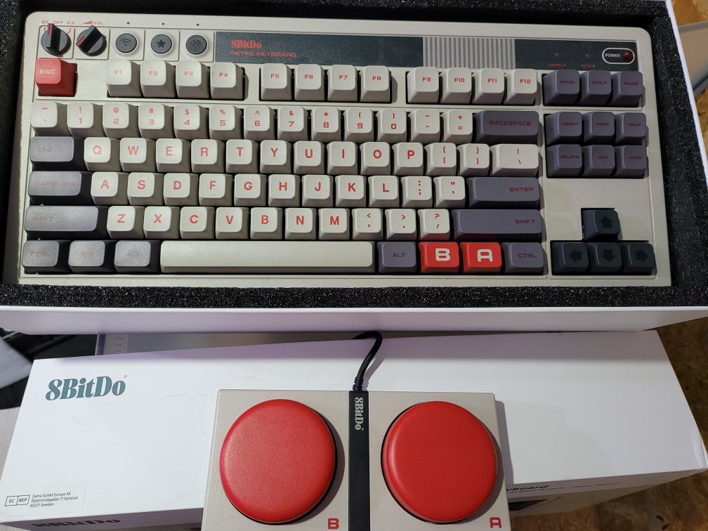 Teclado Mecânico Gaming Bluetooth Retro 8BitDo