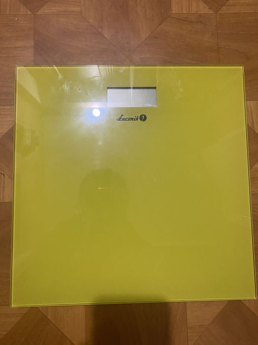 Ваги підлогові  жовтого кольору електроні