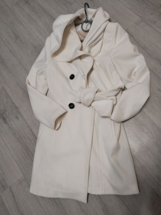 Жіноче осіннє пальто