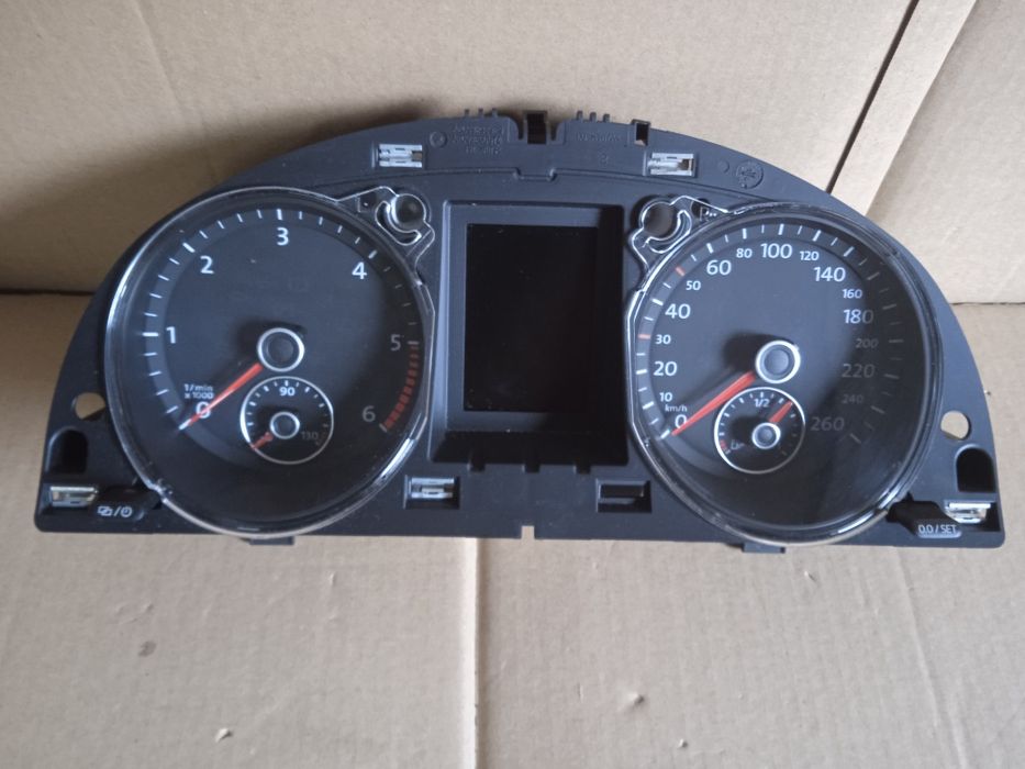 VW Passat B7 2.0 TDI Licznik Zegar