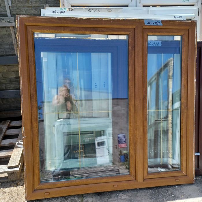 Okna używane i balkony, różne wymiary, wiele złoty dąb