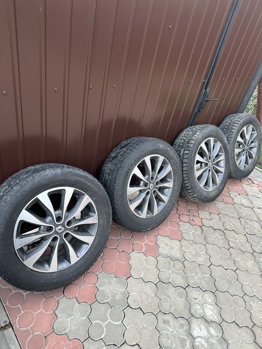 Продам зимові Шини з дисками 225/60/17
