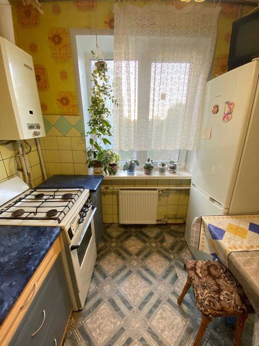 Продаж 2 к квартири вул. Суворова 13, р-н Тітова.