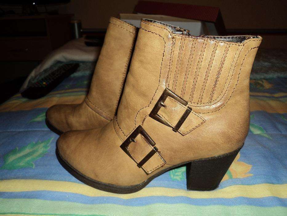 Botas castanhas