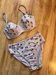 Bikini w haftowane kwiatuszki Body Zone