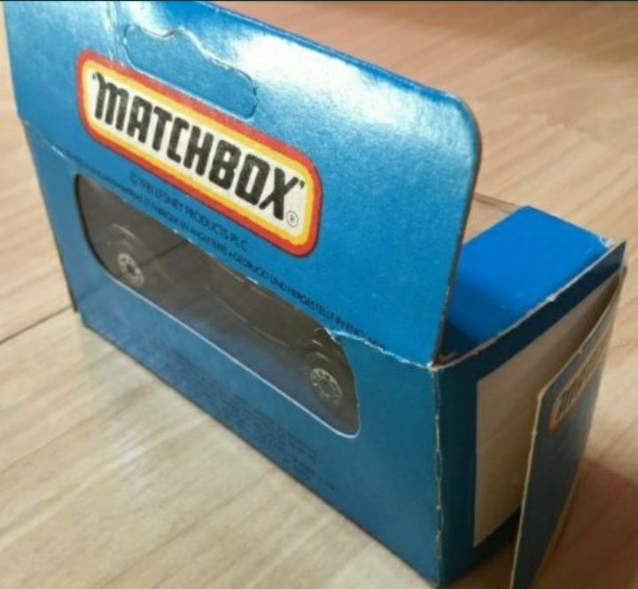 Miniatura antiga Matchbox Citroen 15 com caixa