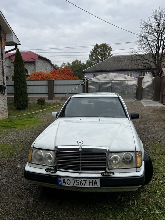 Mercedes-Benz E-Class W124