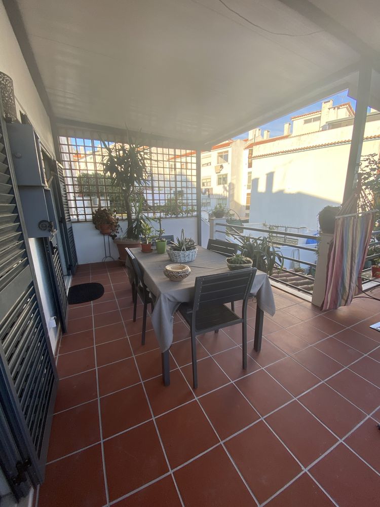 Quartos de SENHORA com cama de solteira para alugar