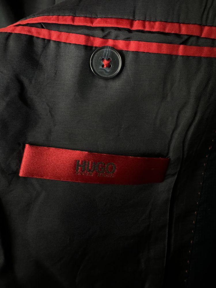 Hugo Boss granatowa wełniana marynarka w delikatną kratkę 50