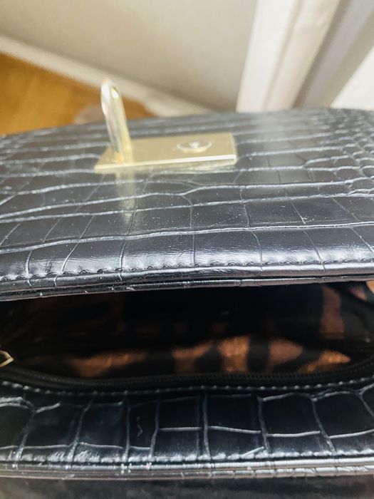 Сумка чорна,шкіряна. Dolche&Gabbana.21*19*10