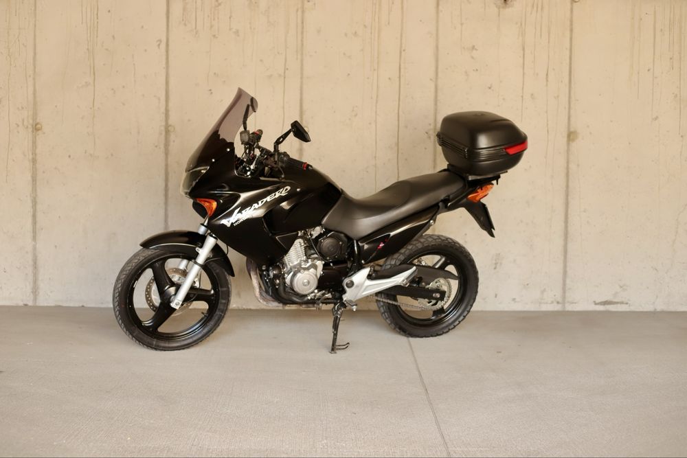 Motocykl Honda Varadero 125/500 CB500 swap A1/B Super stan bez wkladu
