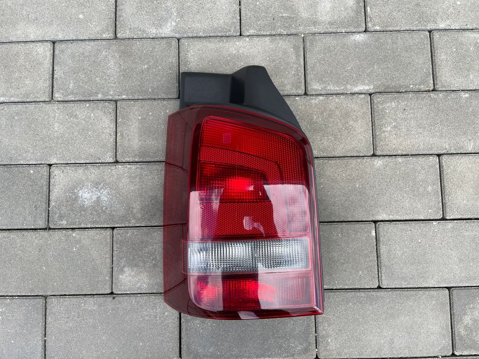 LAMPA TYLNA LEWA VW T5 LIFT  2009-2015 - NOWA KLAPA