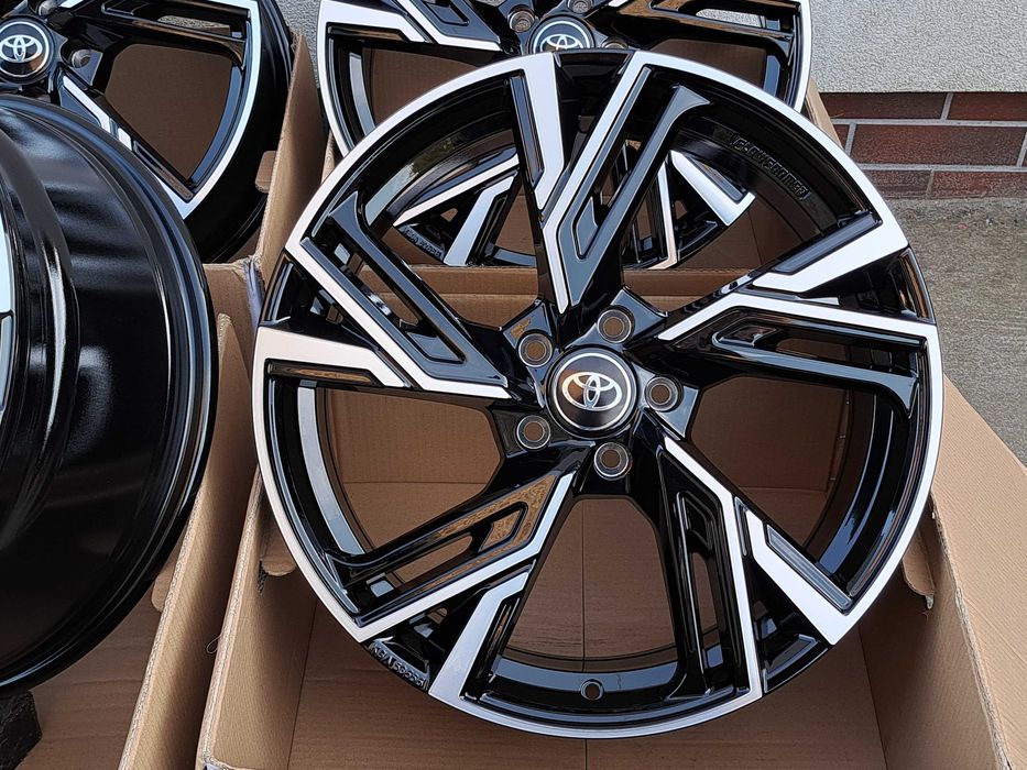 Alufelgi TOYOTA 18 5x114,3 Auris Corolla Avensis Verso INNE! CNC RS5