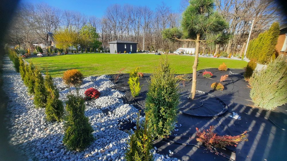 Новий будиночок з гарною ділянкою в затишному місці