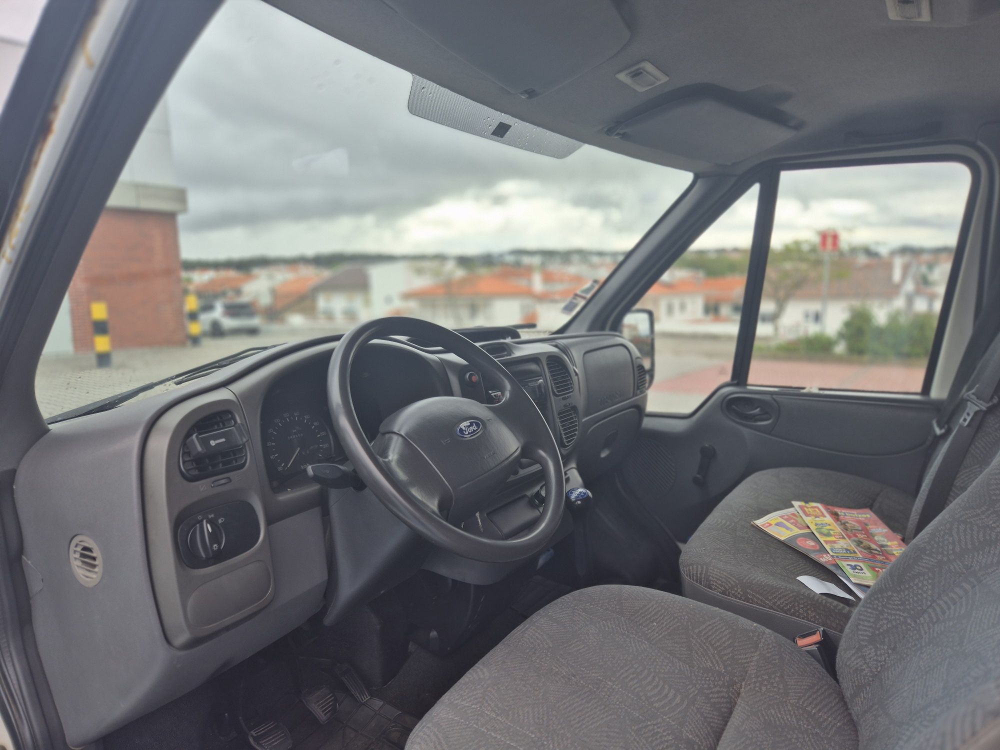 Ford transit... carro muinto boa
