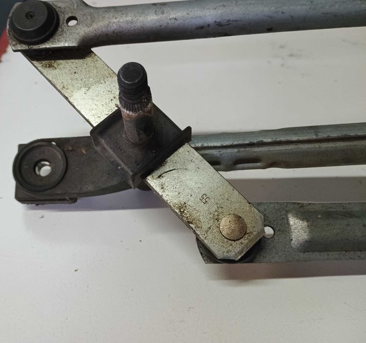 Mechanizm wycieraczek FORD Kuga MK1