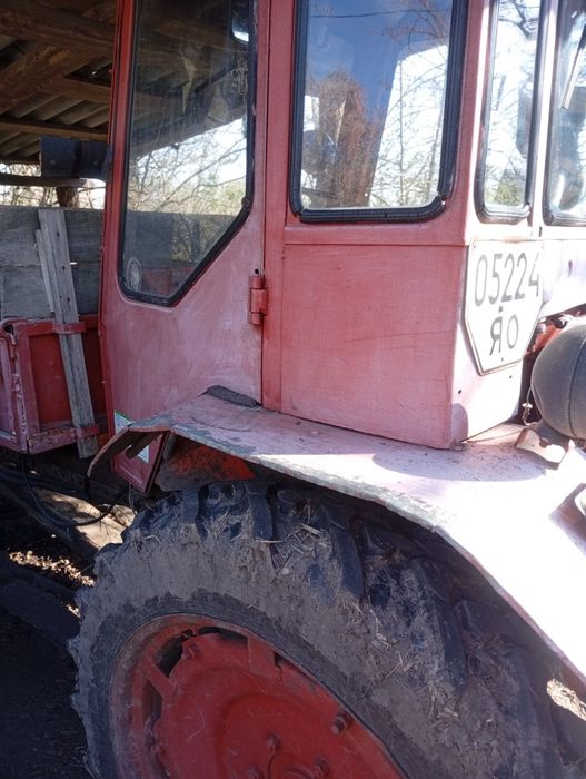 Продам трактор т16