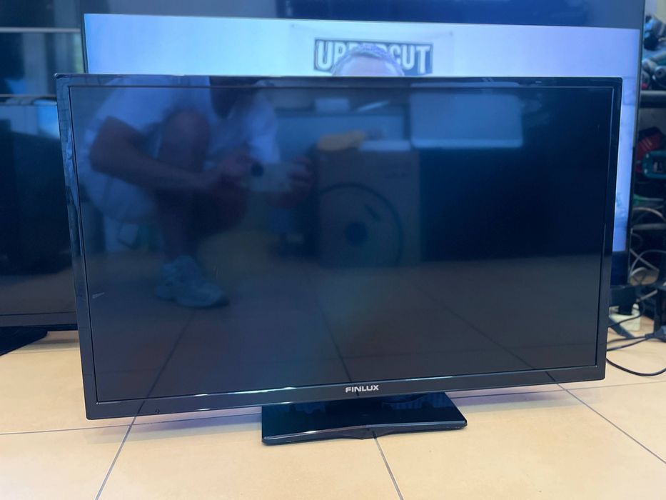 Телевізор FinluX FIN32HD440BK Без Смарту