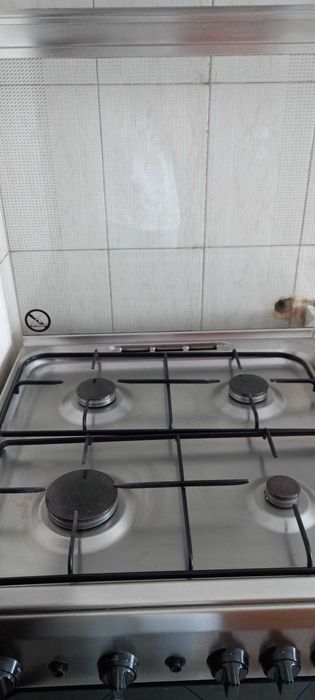 Fogão Indesit em bom estado