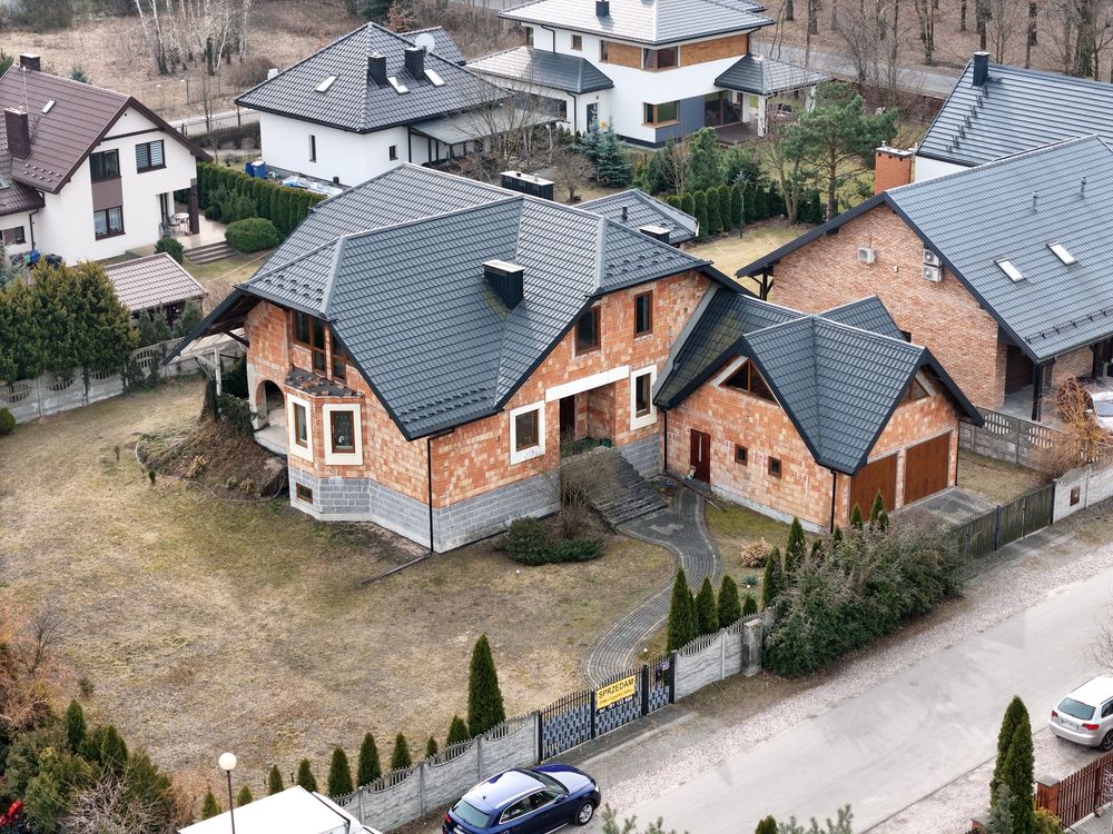 Przestronny Dom Żyrardów w spokojnej okolicy