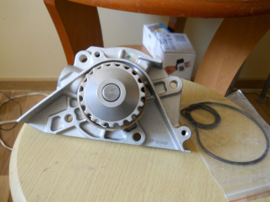Sprzedam nową pompę wodną do Citroena c5-1.8 B-16v--2.00B i inne