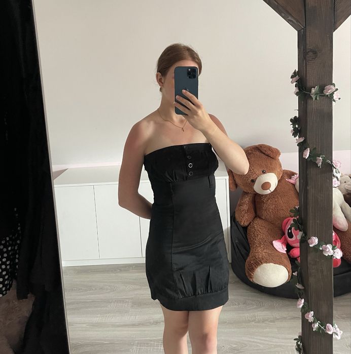 Czarna sukienka mini elegancka XS/S guziki