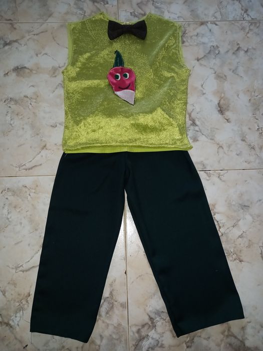 Костюм осіннє свято:огірок, ,кукурудза,,цибуля,бурячок,баклажан,помідо