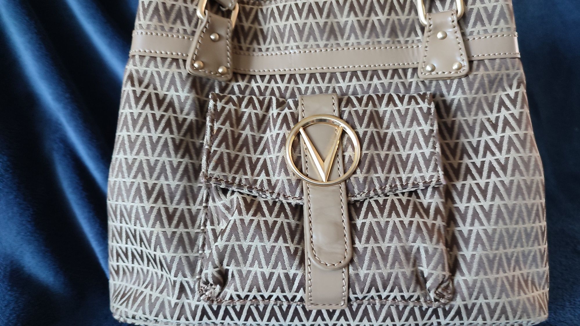 Фирменная сумка Valentino