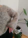 Szary melanżowy sweter z moheru ręcznie robiony na drutach handmade