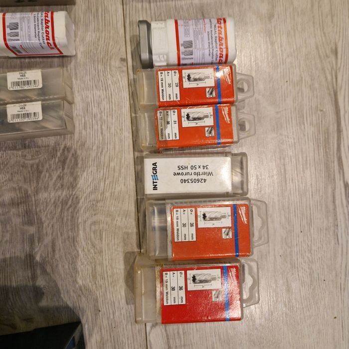 Frezy trepanacyjne różnych długości i średnicę- nowe, markowe