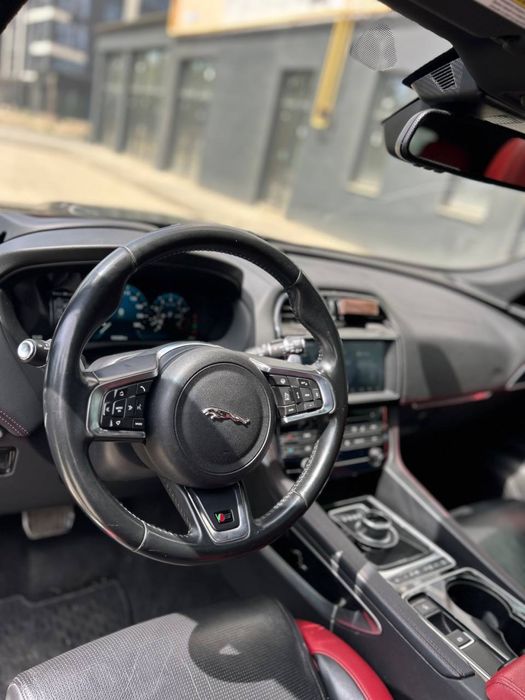 Jaguar F-pace 2016