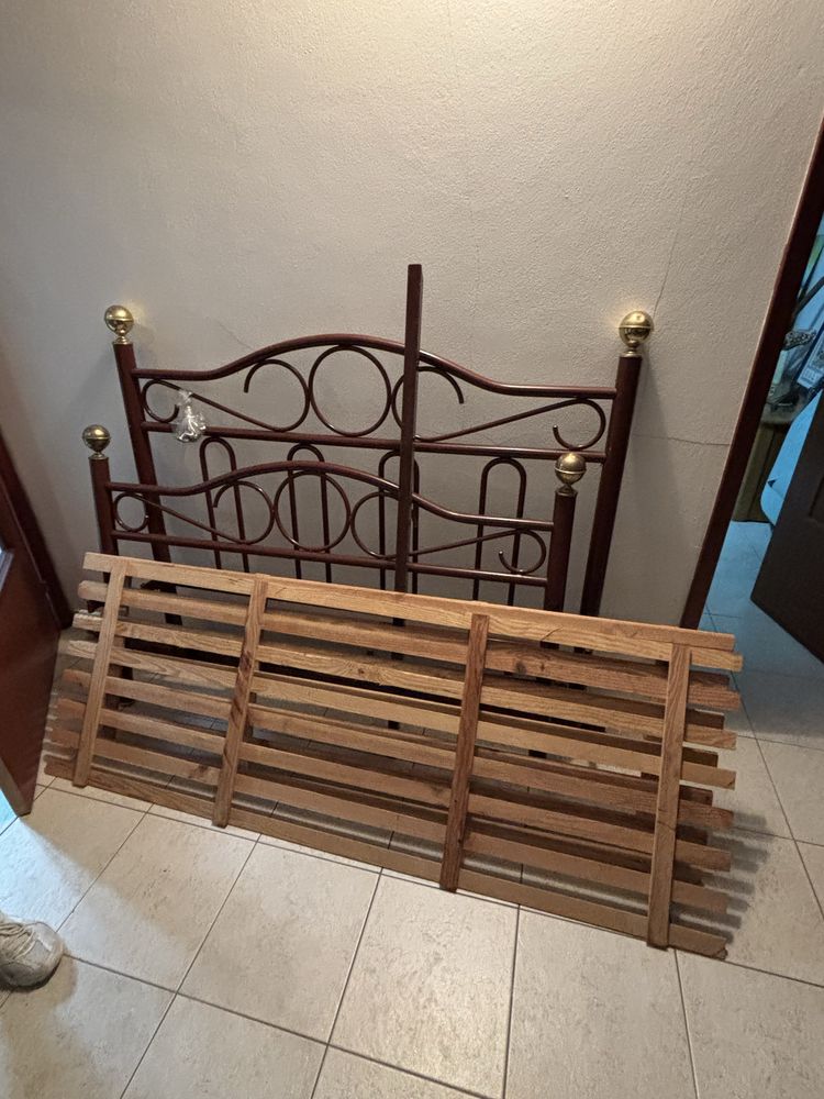 Cama com estrado