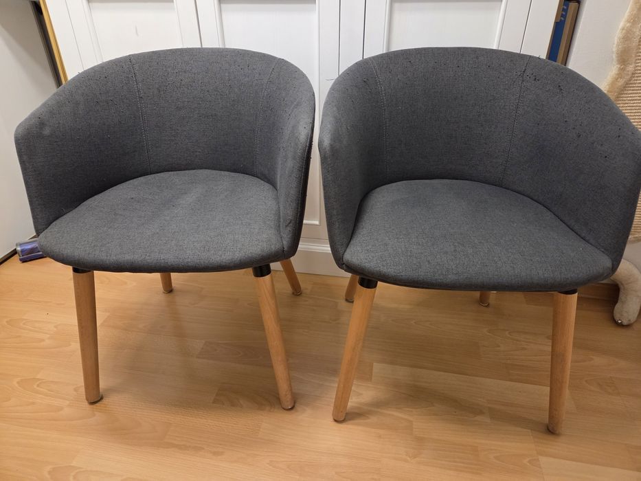 Dwa krzesła, fotele biurowe szare