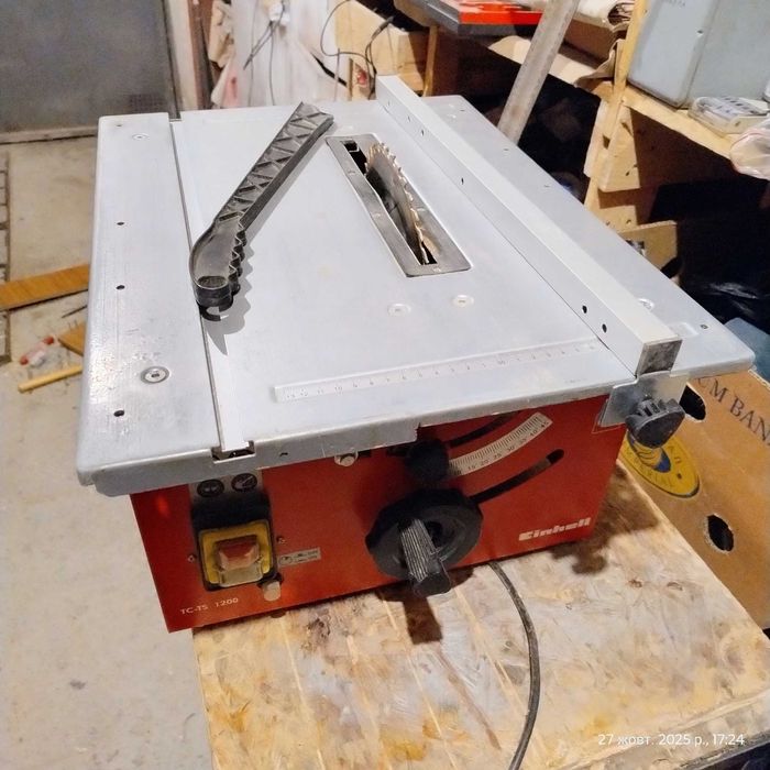 Циркулярная дисковая пила настольная